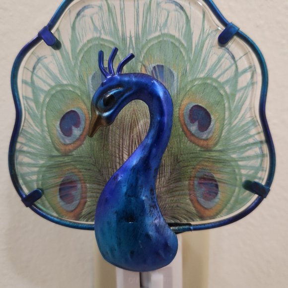 Colorful Glass PEACOCK Night Lamp - Picture 3 of 4
